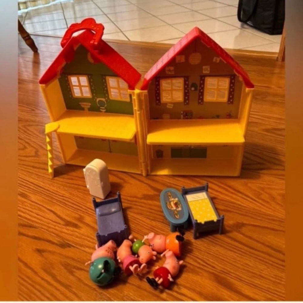 Peppa Pig Playset with Figures